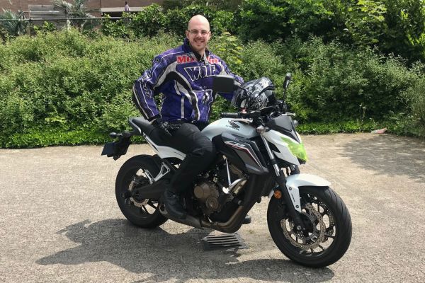 Roan uit Hilversum is geslaagd bij MotoJon Motorrijschool
