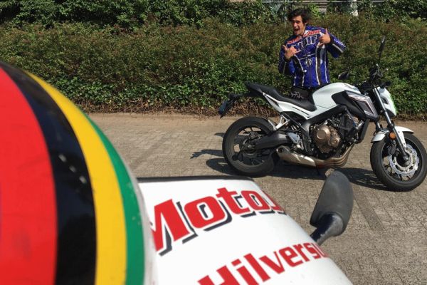Jim uit Hilversum is geslaagd bij MotoJon Motorrijschool