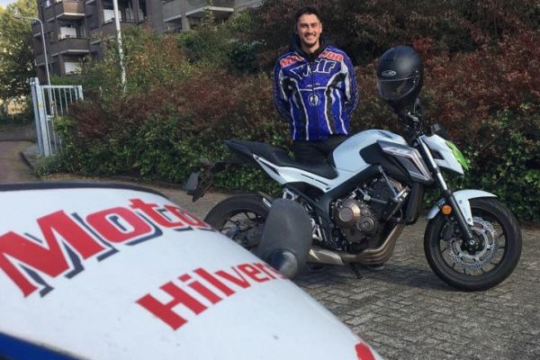 Damian uit Huizen is geslaagd bij MotoJon Motorrijschool