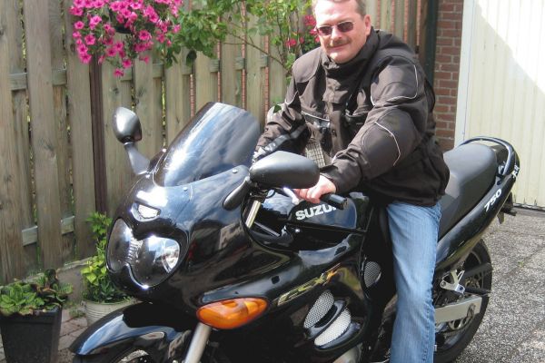 Hans uit Loosdrecht is geslaagd bij MotoJon Motorrijschool