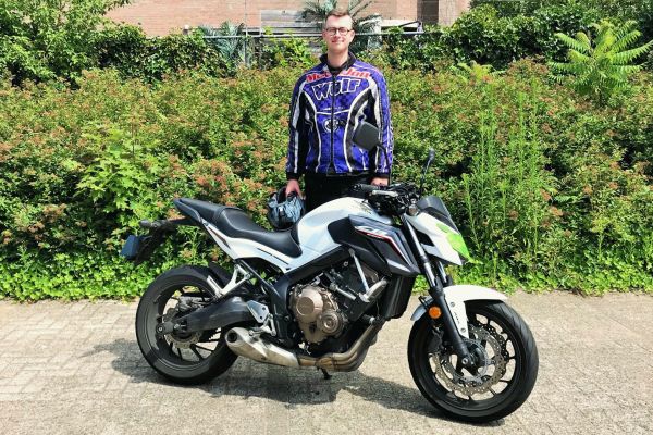 Thomas  uit Eemnes is geslaagd bij MotoJon Motorrijschool