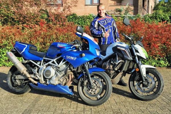 Thije uit Hilversum is geslaagd bij MotoJon Motorrijschool