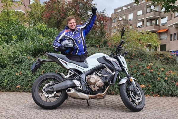 Bernd uit Hilversum is geslaagd bij MotoJon Motorrijschool