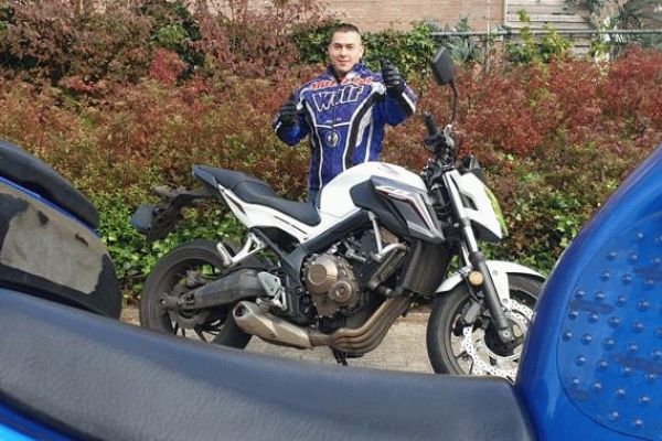 Randy uit Hilversum is geslaagd bij MotoJon Motorrijschool