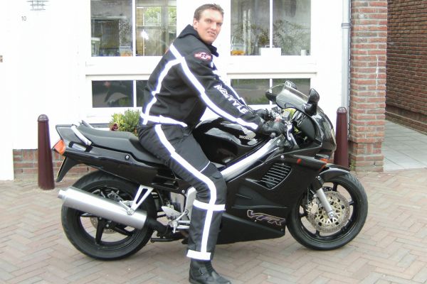 Marcel uit Hilversum is geslaagd bij MotoJon Motorrijschool
