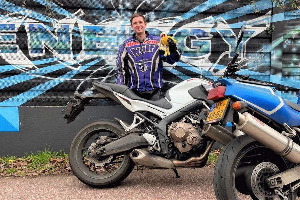 Nick uit Baarn is geslaagd bij MotoJon Motorrijschool