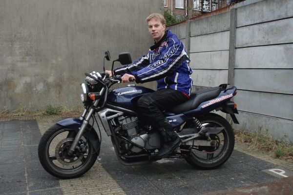 Emile uit Laren is geslaagd bij MotoJon Motorrijschool
