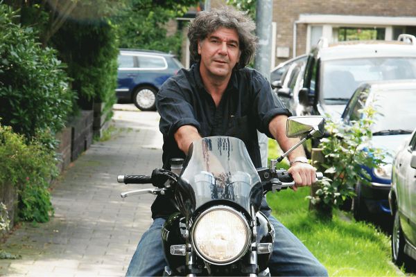Lex uit Hilversum is geslaagd bij MotoJon Motorrijschool