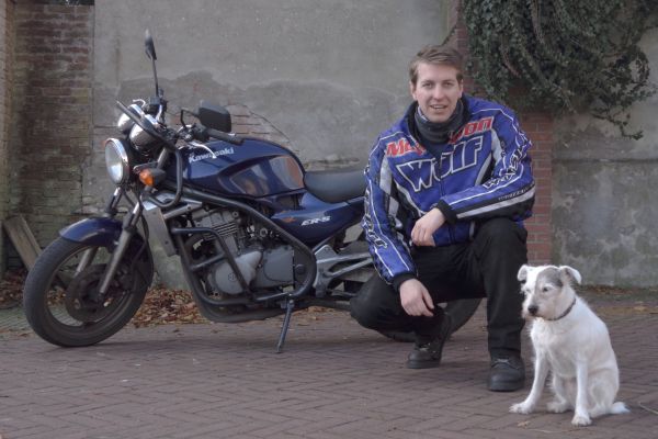 Boy uit Laren is geslaagd bij MotoJon Motorrijschool