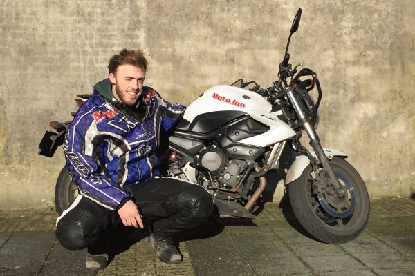 David uit Hilversum is geslaagd bij MotoJon Motorrijschool