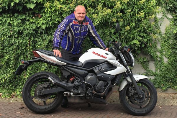 Graham uit Muiderberg is geslaagd bij MotoJon Motorrijschool