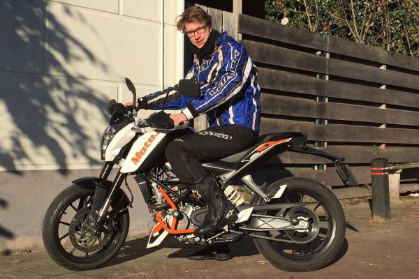 Mark uit Nederhorst den Berg is geslaagd bij MotoJon Motorrijschool