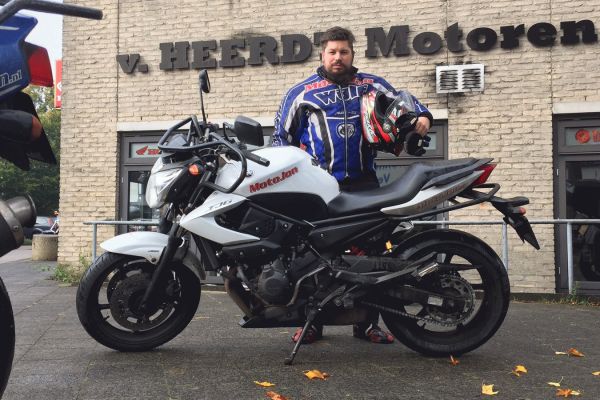 Barry uit Hilversum is geslaagd bij MotoJon Motorrijschool