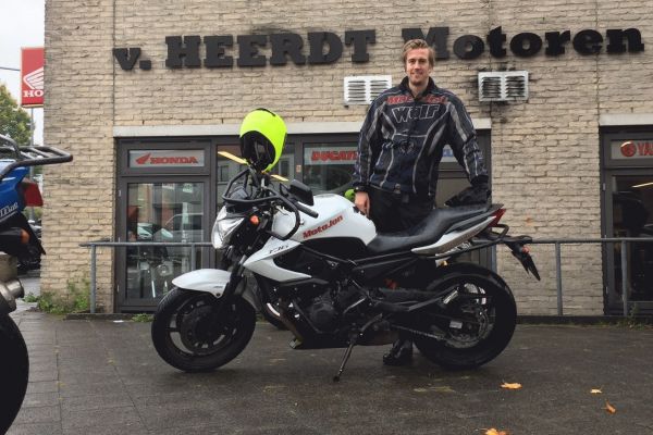 Korneel uit Hilversum is geslaagd bij MotoJon Motorrijschool