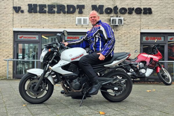 Marcel uit Loosdrecht is geslaagd bij MotoJon Motorrijschool