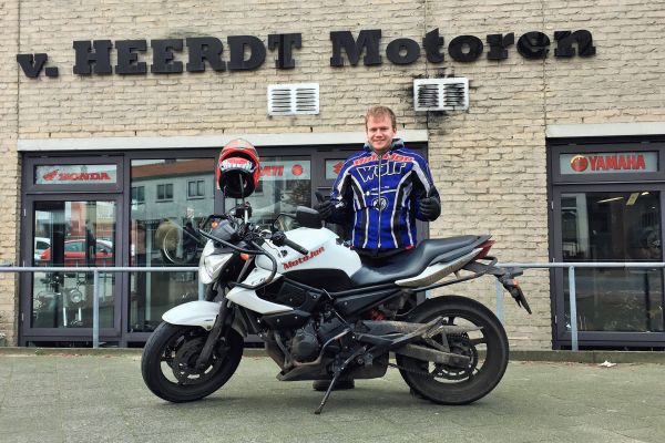 Rob uit Loosdrecht is geslaagd bij MotoJon Motorrijschool