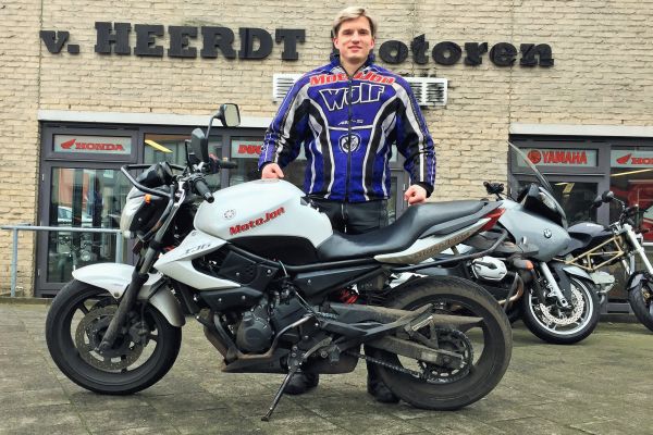 Kep uit Hilversum is geslaagd bij MotoJon Motorrijschool