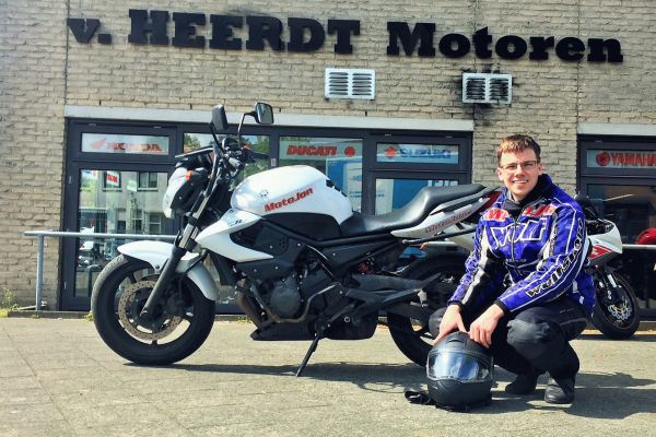Boudewijn uit Loosdrecht is geslaagd bij MotoJon Motorrijschool