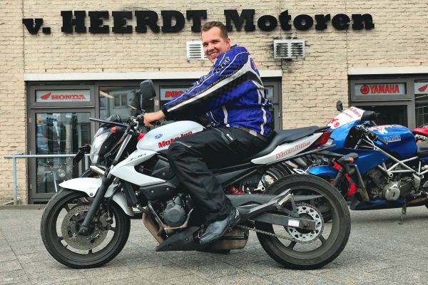 Roberto uit Hilversum is geslaagd bij MotoJon Motorrijschool