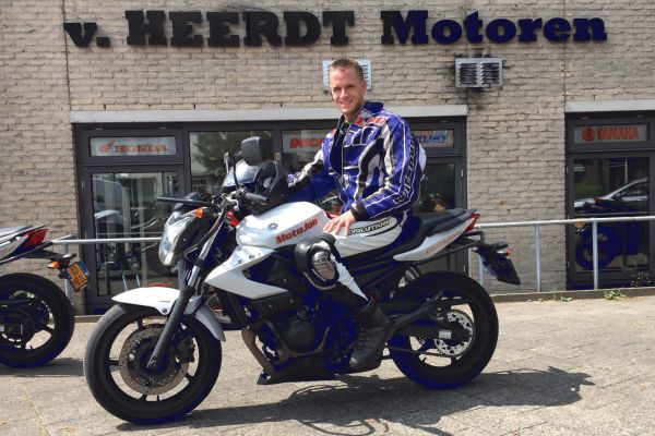 Chris uit Hilversum is geslaagd bij MotoJon Motorrijschool