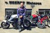Bas uit Kortenhoef is geslaagd bij MotoJon Motorrijschool