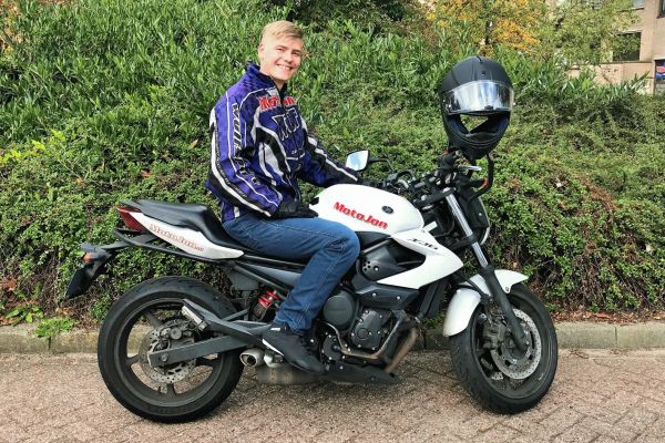 Pascal uit Hilversum is geslaagd bij MotoJon Motorrijschool