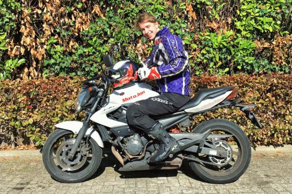 Mark uit Nederhorst den Berg is geslaagd bij MotoJon Motorrijschool