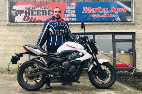Dirk uit Baarn is geslaagd bij MotoJon Motorrijschool