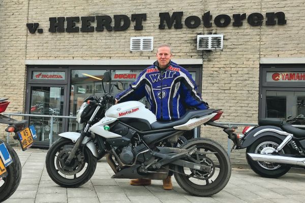Rein uit Almere is geslaagd bij MotoJon Motorrijschool