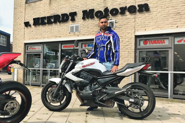 Zamad uit Laren is geslaagd bij MotoJon Motorrijschool