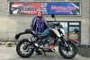 Wendy uit Huizen is geslaagd bij MotoJon Motorrijschool