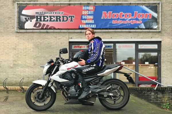 Coen uit Hilversum is geslaagd bij MotoJon Motorrijschool