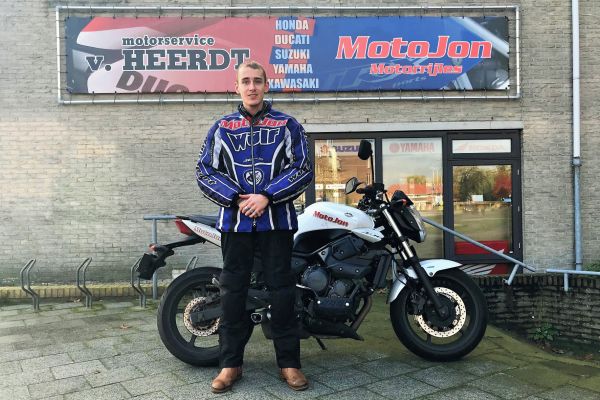 Daan uit Hilversum is geslaagd bij MotoJon Motorrijschool
