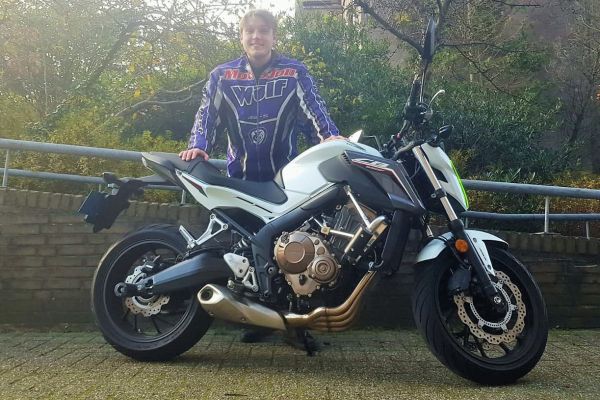 Marcus uit Nederhorst den Berg is geslaagd bij MotoJon Motorrijschool