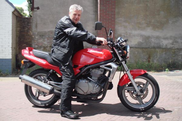 John uit Hilversum is geslaagd bij MotoJon Motorrijschool