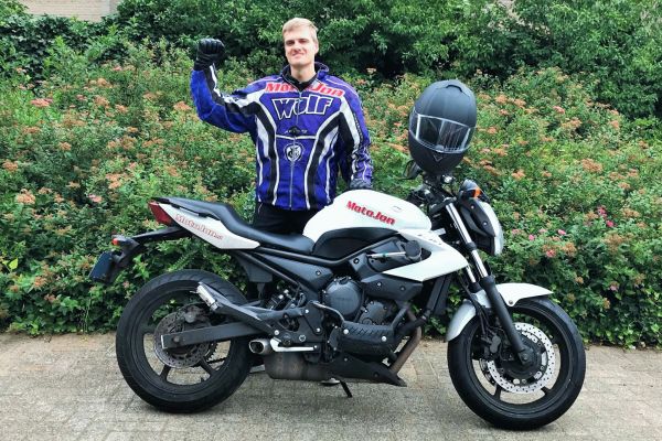 Pieter uit Baarn is geslaagd bij MotoJon Motorrijschool