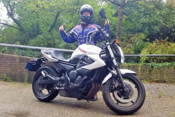 Paulan uit Utrecht is geslaagd bij MotoJon Motorrijschool