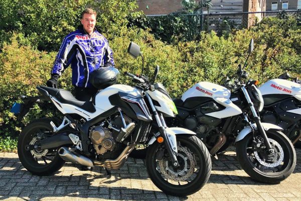 Steven  uit Hilversum is geslaagd bij MotoJon Motorrijschool