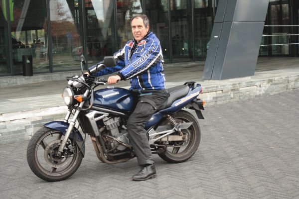 Ajan uit Zeist is geslaagd bij MotoJon Motorrijschool