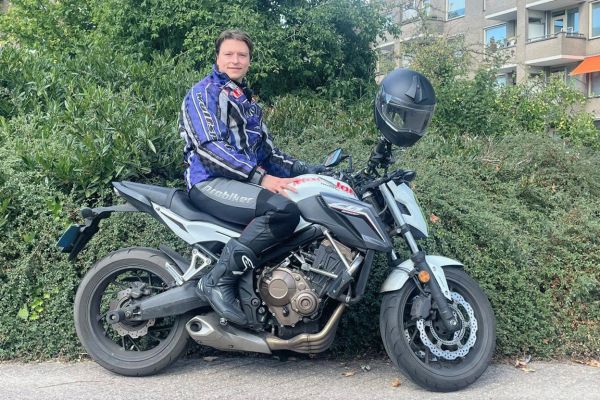 Anthonie uit Huizen is geslaagd bij MotoJon Motorrijschool