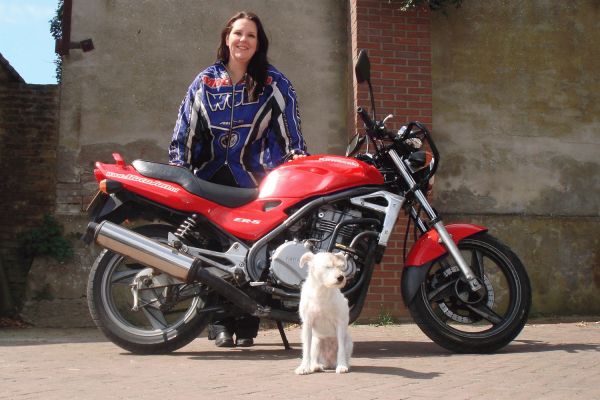 Sylvia uit Hilversum is geslaagd bij MotoJon Motorrijschool