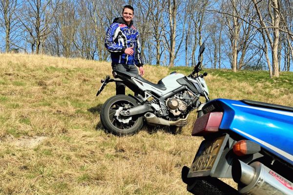 Joost uit Baambrugge is geslaagd bij MotoJon Motorrijschool