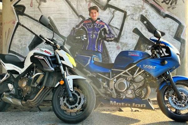 Mads uit Huizen is geslaagd bij MotoJon Motorrijschool