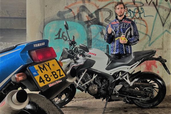 Leon uit Huizen is geslaagd bij MotoJon Motorrijschool