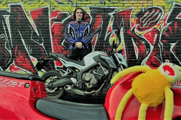 Philip uit Hilversum is geslaagd bij MotoJon Motorrijschool