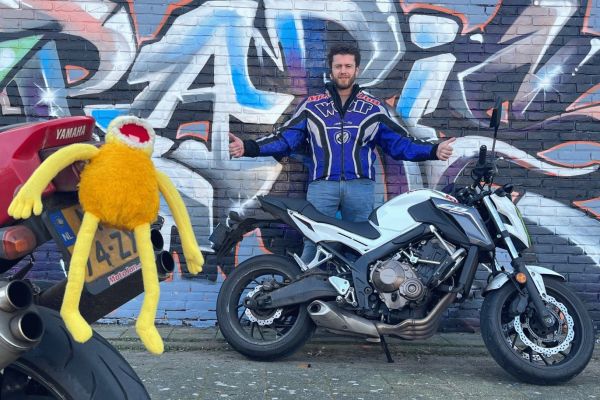 Diederick uit Amsterdam is geslaagd bij MotoJon Motorrijschool