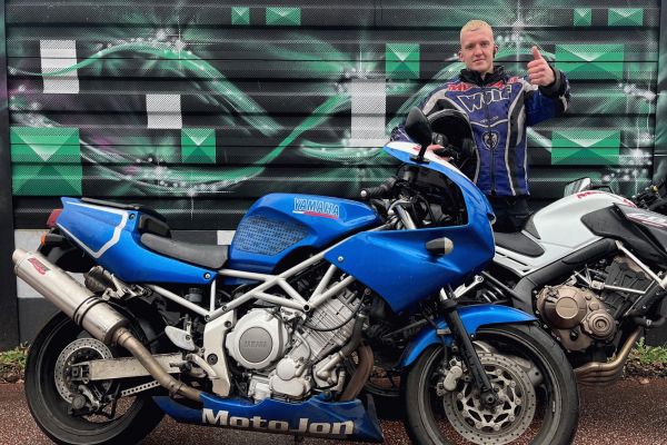 Max uit Hilversum is geslaagd bij MotoJon Motorrijschool