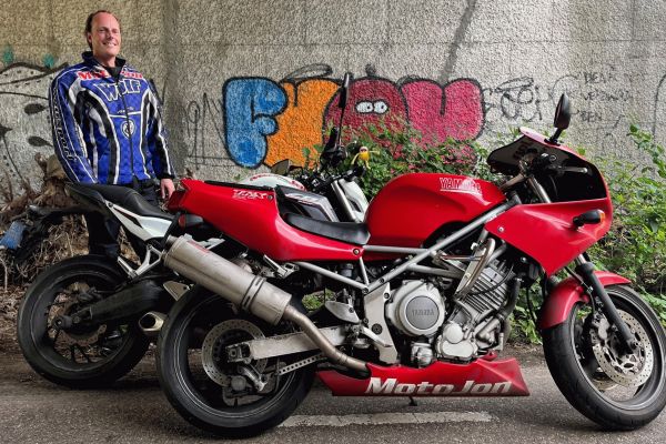 Jan Willem uit Baarn is geslaagd bij MotoJon Motorrijschool