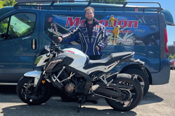 Casper uit Utrecht is geslaagd bij MotoJon Motorrijschool