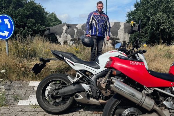 Victor uit Hilversum is geslaagd bij MotoJon Motorrijschool